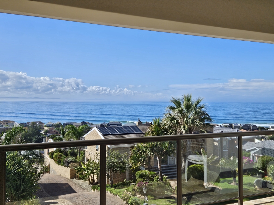 5 Bedroom Property for Sale in Wavecrest Eastern Cape